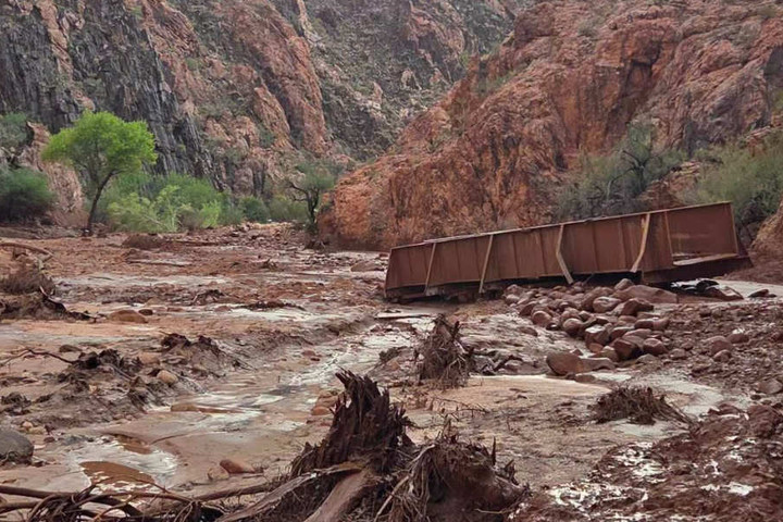Hơn 20 người mất tích do lũ quét tại khu du lịch nổi tiếng bang Arizona, Mỹ