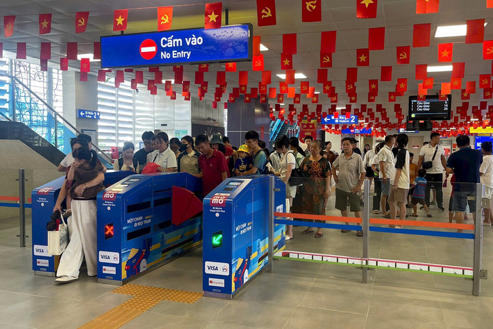Hà Nội Metro phục vụ miễn phí hơn 190.000 hành khách trong 3 ngày đầu nghỉ lễ