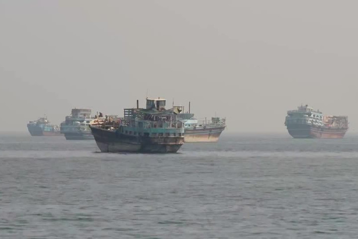 Mỹ tập kích các mục tiêu IRGC, Iran dọa phong tỏa Eo biển Hormuz