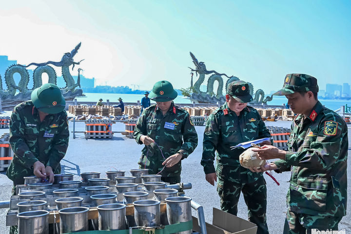 Hà Nội: Trận địa pháo hoa sẵn sàng cho màn trình diễn mừng Quốc khánh 2-9