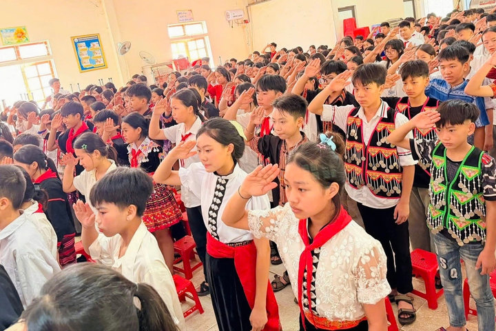 Lễ khánh thành các trường phổ thông nội trú được tổ chức trong chương trình khai giảng chung toàn quốc
