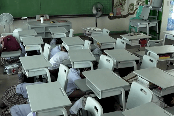 Khi trường học phải chuẩn bị cho tiếng súng