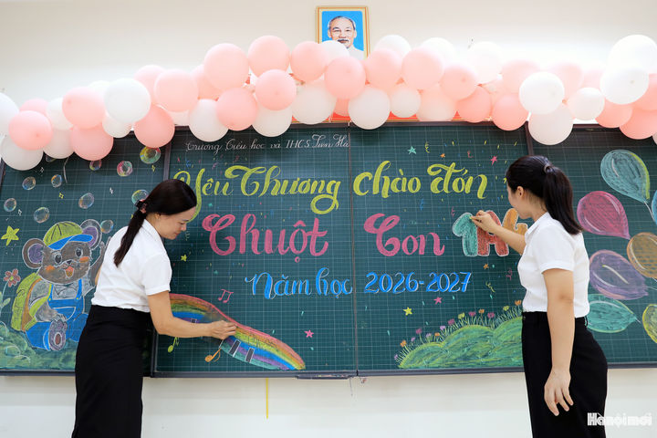 Cô và trò ở xã Thư Lâm hối hả chuẩn bị cho ngày tựu trường