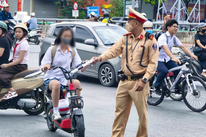 Hà Nội: Cao điểm xử lý vi phạm giao thông đối với phụ huynh và học sinh