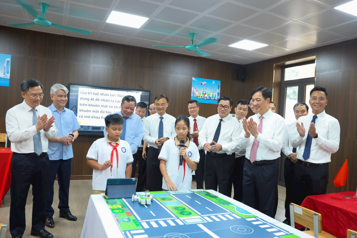 Xã đảo Minh Châu khánh thành trường học hiện đại, đón khóa học sinh THPT đầu tiên