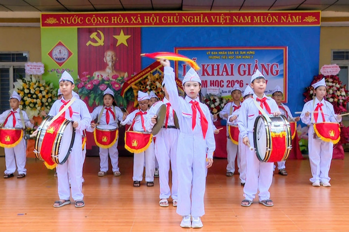 Trang trọng, hân hoan ngày tựu trường ở Tam Hưng
