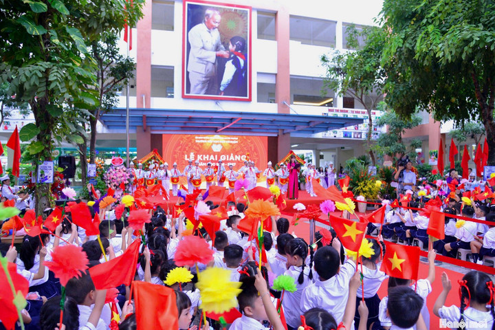 Học sinh Thủ đô rộn ràng ngày khai giảng năm học mới 2026-2027