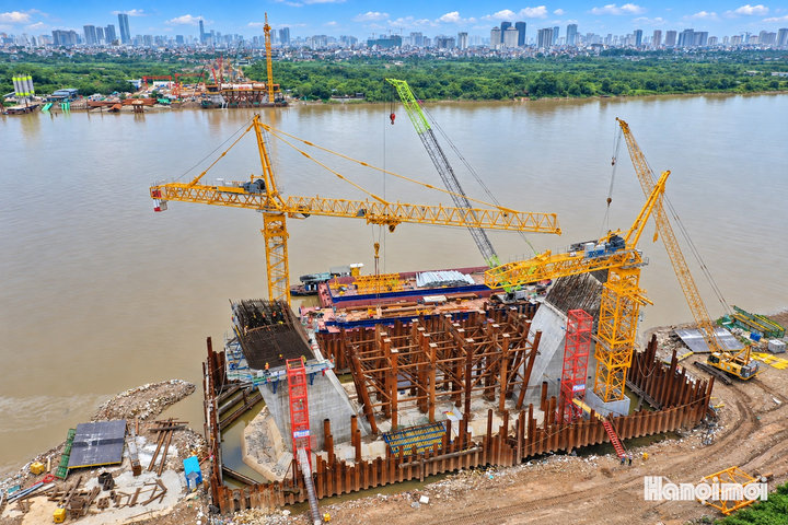Cầu Tứ Liên tăng tốc thi công chặng nước rút
