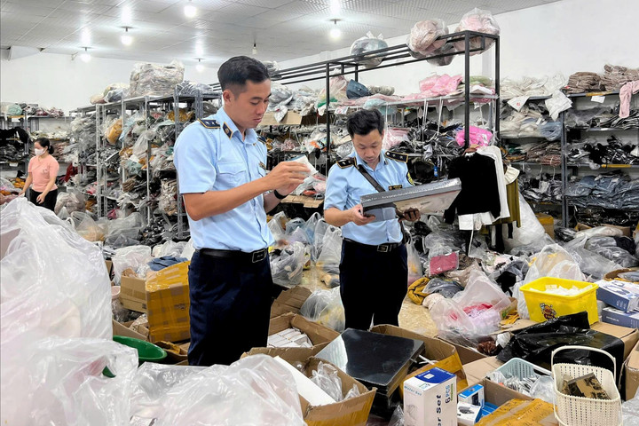Hà Nội quyết liệt chống buôn lậu, hàng giả những tháng cuối năm