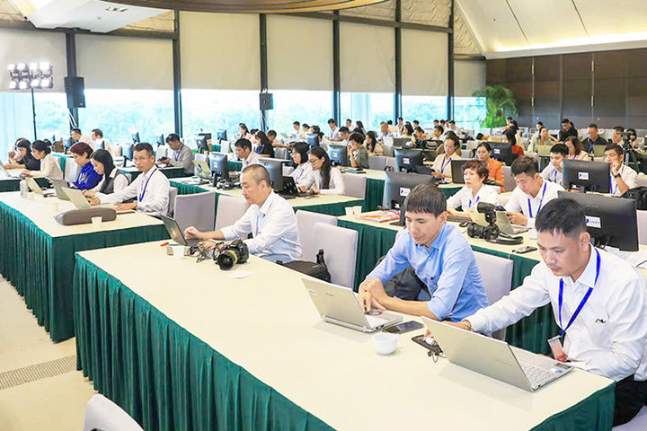 Để thông tin chính thống là dòng chủ lưu
