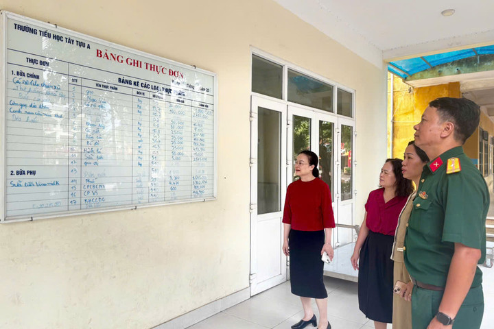 Phường Tây Tựu kiểm tra công tác tổ chức suất ăn bán trú