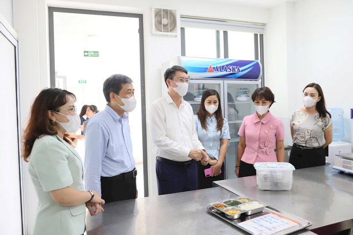 Phường Cửa Nam bảo đảm chất lượng bữa ăn bán trú cho học sinh