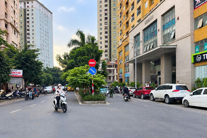 Cắm chốt tại điểm nóng, ngăn tái diễn vi phạm trật tự đô thị