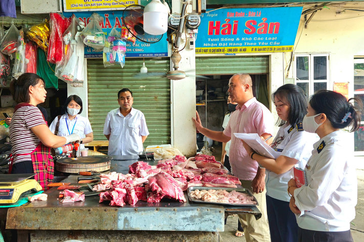Kiểm soát chặt nguồn thịt gia súc, gia cầm