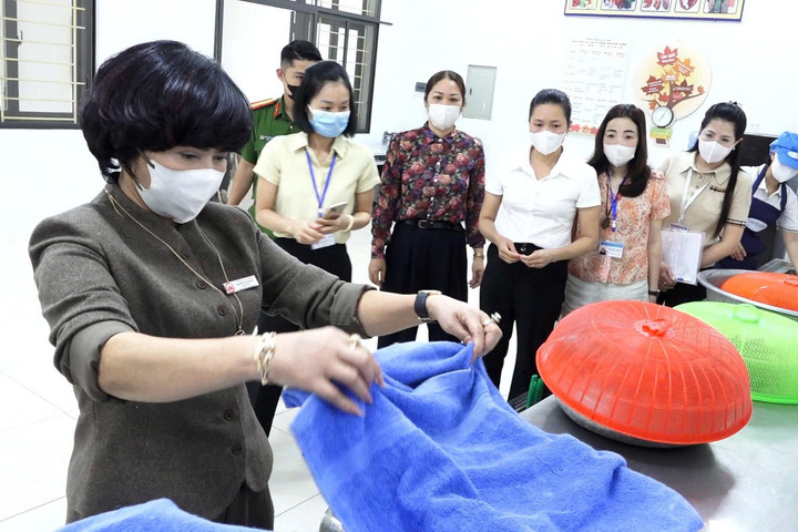 Bình Minh: Kiểm soát chặt các khâu tổ chức bữa ăn bán trú