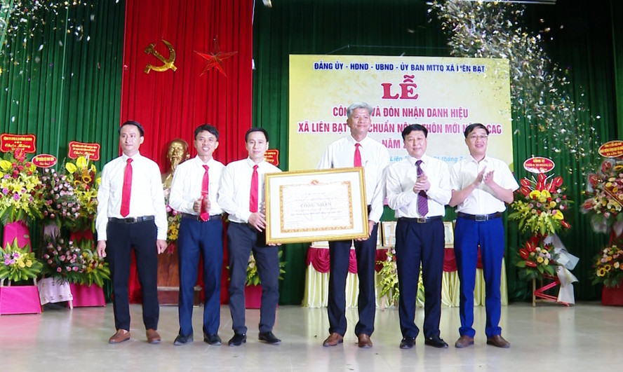 Xã Liên Bạt đón nhận danh hiệu xã đạt chuẩn nông thôn mới nâng cao