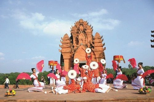Tổ chức ''Ngày Văn hóa, Du lịch Ninh Thuận tại Hà Nội'' từ ngày 30-9 đến 2-10