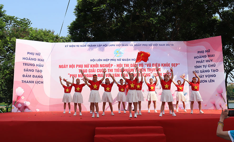 Sôi nổi hội thi dân vũ ''Vũ điệu khỏe đẹp'' tại quận Hoàng Mai