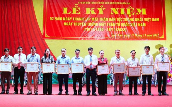 Mặt trận Tổ quốc Việt Nam huyện Quốc Oai hỗ trợ 162 hộ thoát nghèo bền vững
