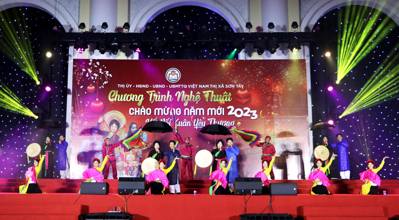 Thị xã Sơn Tây tổ chức chương trình nghệ thuật chào mừng năm mới 2023