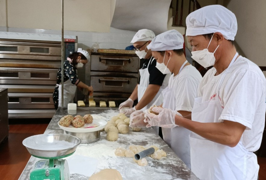 Người Nội Am giữ hương vị truyền thống của bánh Hà thành
