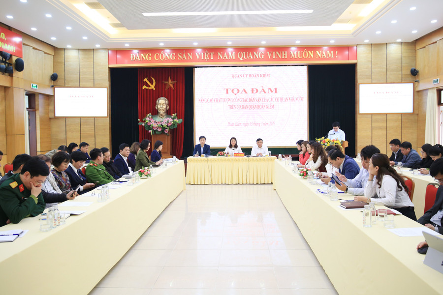 Quận Hoàn Kiếm: Gắn việc triển khai công tác dân vận  với cải cách hành chính và chuyển đổi số