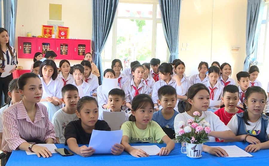 Huyện Phúc Thọ truyền dạy hát chèo cho học sinh xã Tam Thuấn