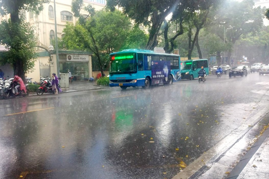 Hà Nội có mưa vài nơi, trời rét