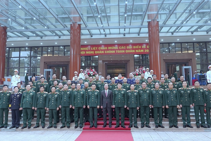 Củng cố nền quốc phòng toàn dân, nâng cao chất lượng tổng hợp, sức mạnh chiến đấu của Quân đội