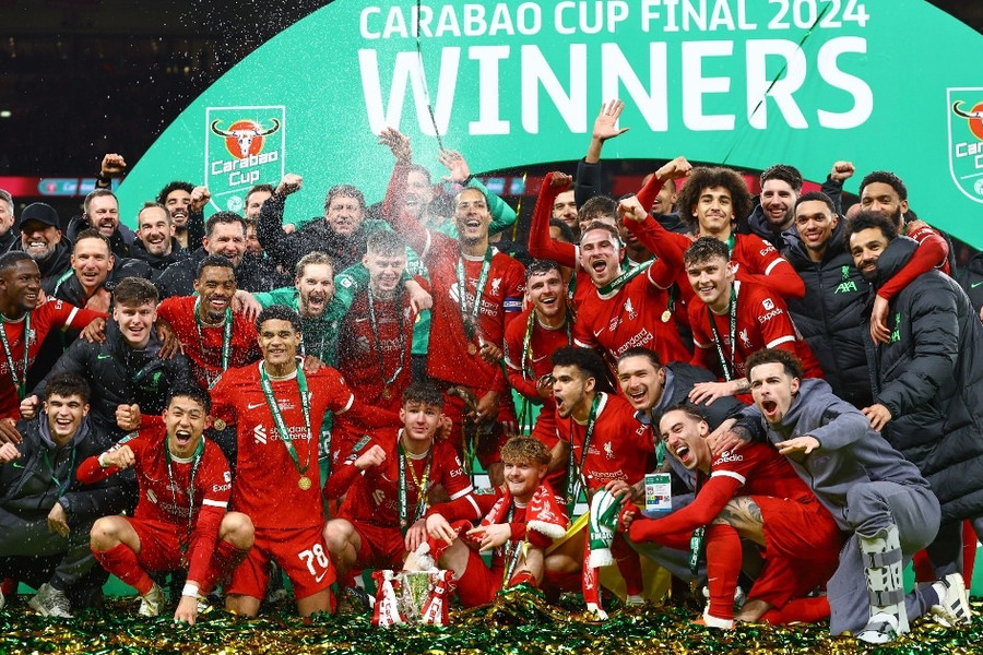 Đánh bại Chelsea, Liverpool vô địch Carabao Cup
