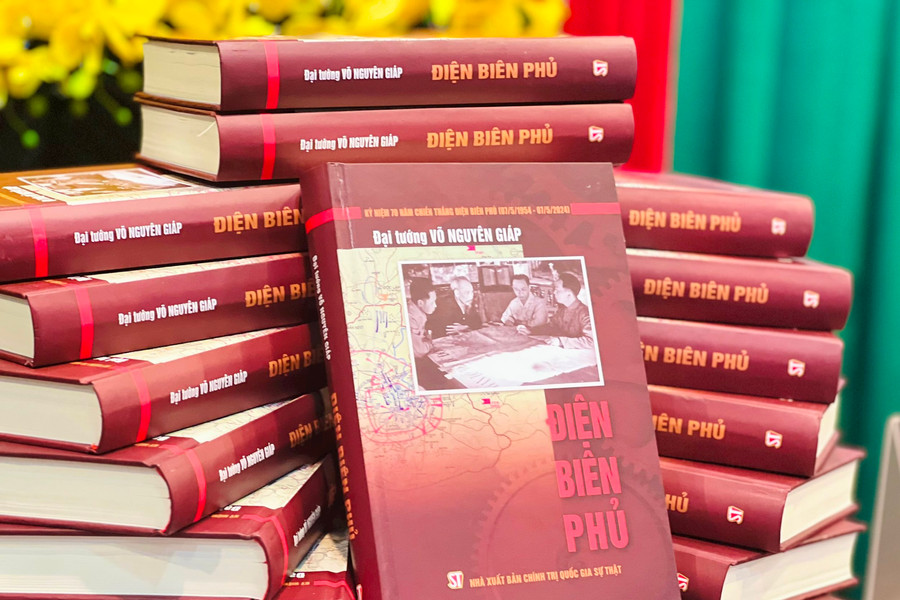 Ra mắt sách Đại tướng Võ Nguyên Giáp viết và biên soạn về Điện Biên Phủ
