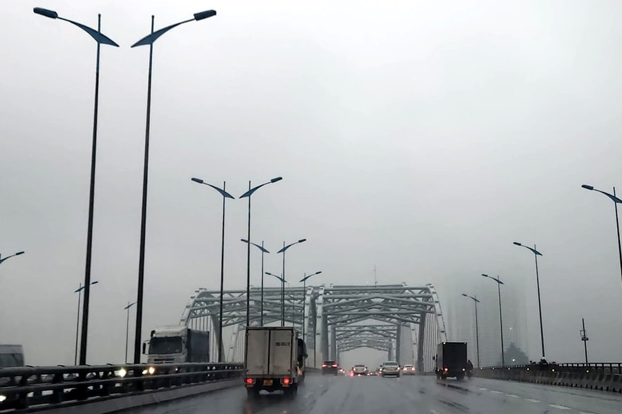 Hà Nội có mưa nhỏ vài nơi, trời rét