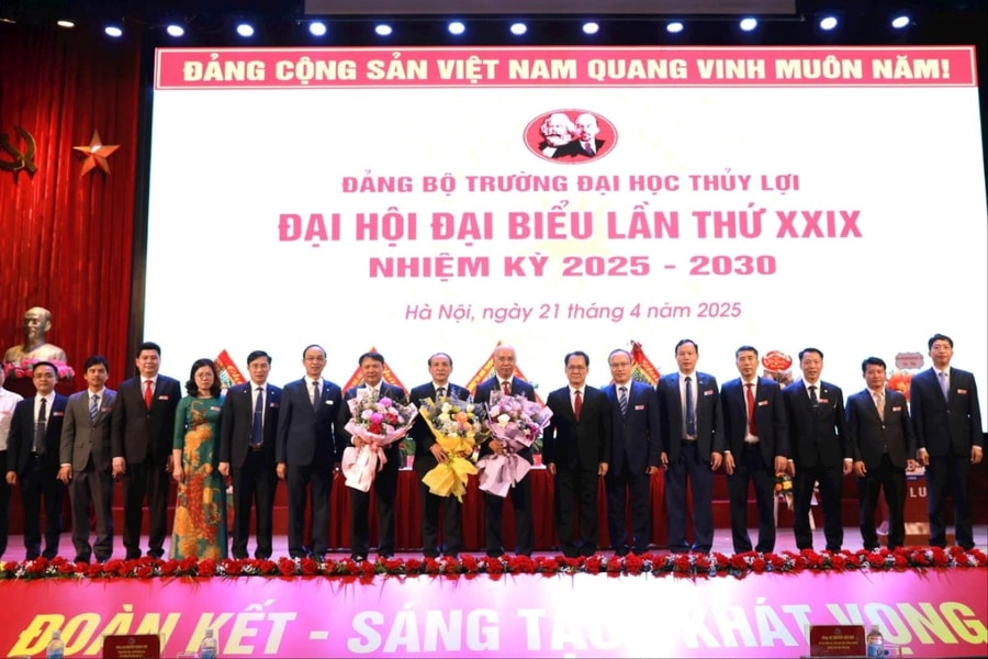 Đồng chí Nguyễn Hữu Huế tiếp tục được bầu làm Bí thư Đảng ủy Trường Đại học Thủy lợi