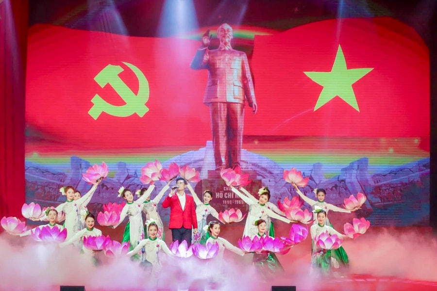 “Sáng mãi tên Người – Hồ Chí Minh” – chương trình nghệ thuật kỷ niệm 135 năm Ngày sinh của Bác