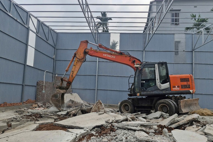 Quốc Oai đồng loạt ra quân cưỡng chế công trình vi phạm đất đai