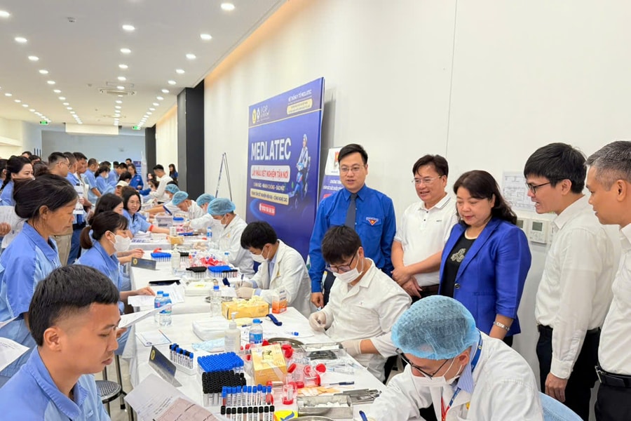 Hà Nội khám bệnh miễn phí cho 500 thanh niên công nhân