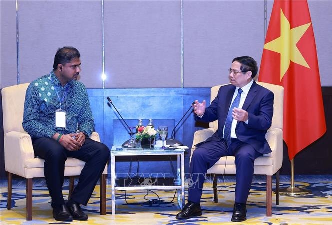 Thủ tướng Phạm Minh Chính làm việc với các doanh nghiệp hàng đầu Malaysia