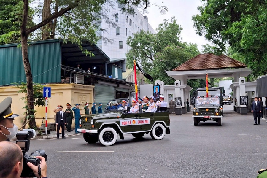 Thành kính tiễn đưa nguyên Chủ tịch nước Trần Đức Lương về với đất mẹ