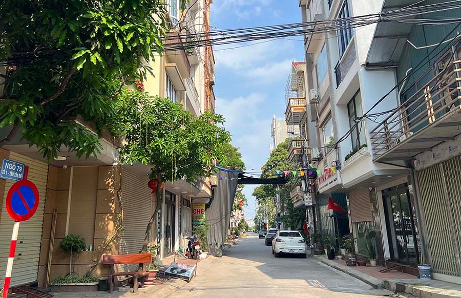 Nhiều năm sinh sống ổn định vẫn chưa được... tạm trú