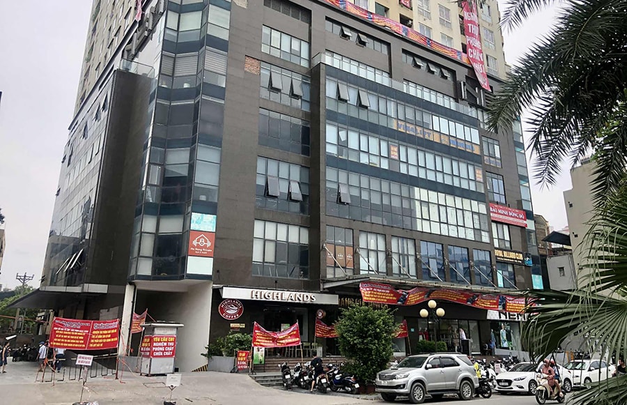 Sống trong sợ hãi ở chung cư “4 không”