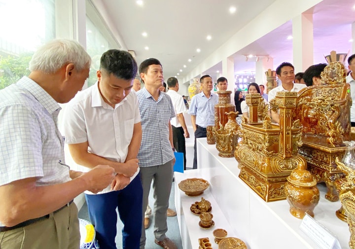 Tạo cầu nối để phát triển và hội nhập