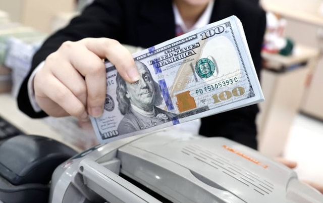 6 tháng, tỷ giá trung tâm tăng 2,9%: Vẫn còn tâm lý "găm" ngoại tệ