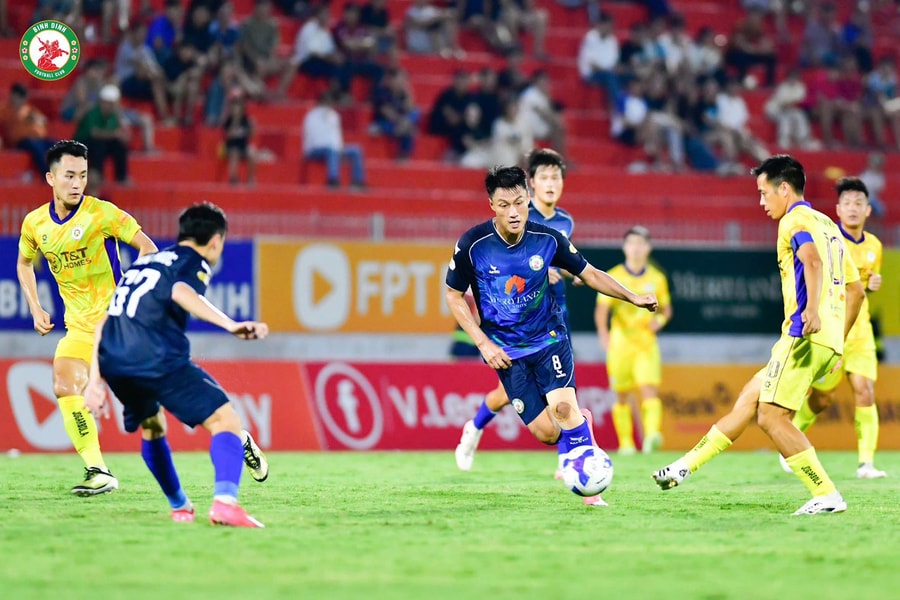 V.League 2024 - 2025 kết thúc: Vẫn là bài toán "xây nhà từ móng"