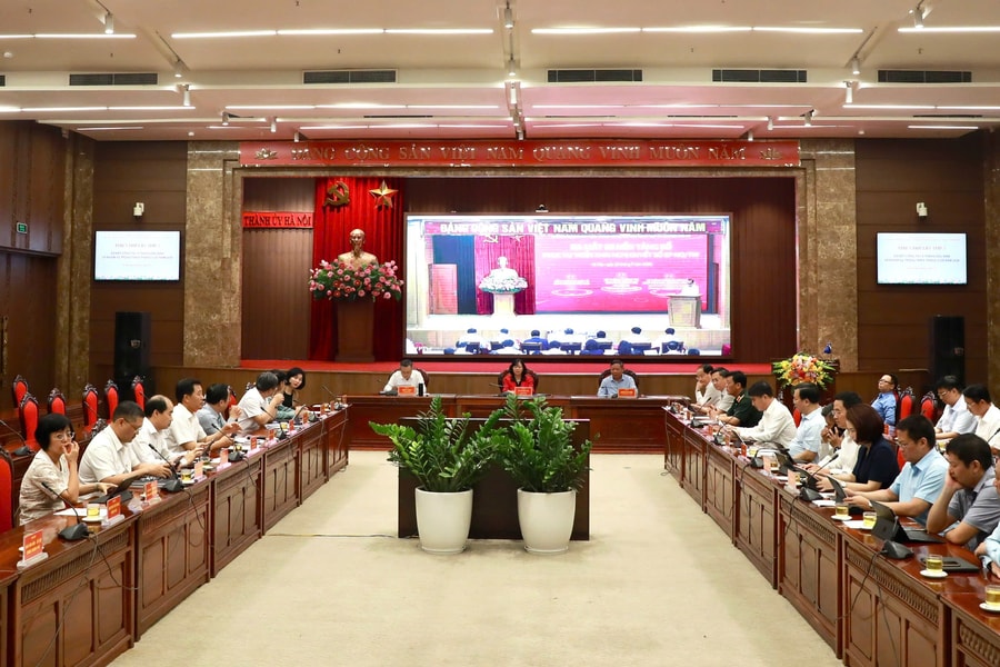 Tổng Bí thư Tô Lâm chủ trì hội nghị sơ kết công tác phát triển khoa học, công nghệ, đổi mới sáng tạo và chuyển đổi số
