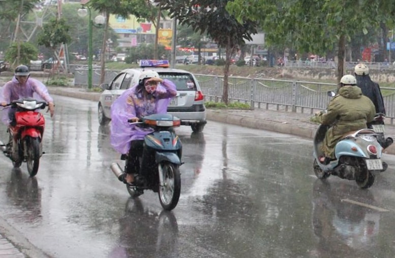 Hà Nội vẫn mưa to diện rộng