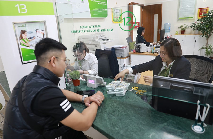 Các ngân hàng triển khai nhiều chương trình vay vốn ưu đãi: Đồng hành với doanh nghiệp