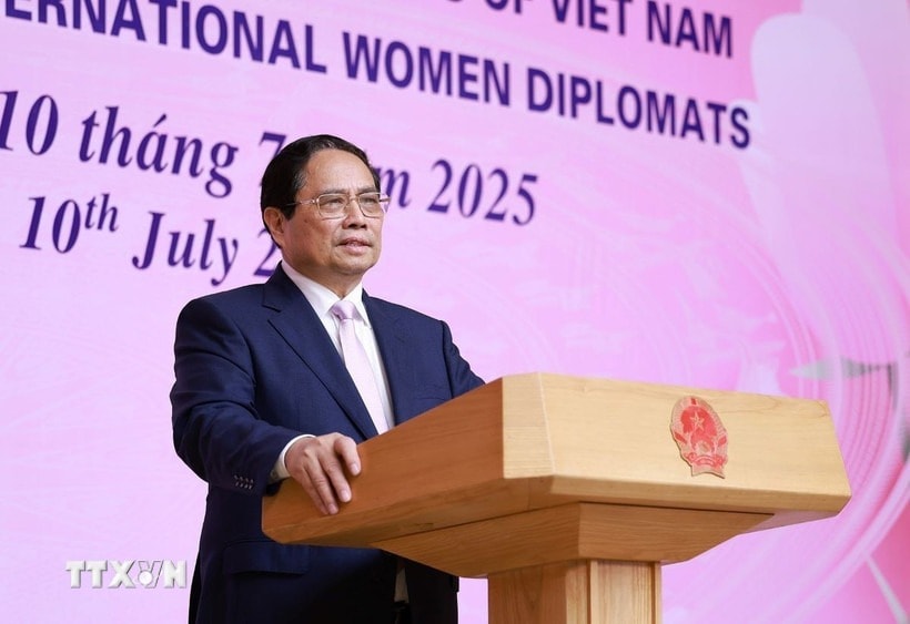 Thủ tướng Phạm Minh Chính gặp mặt các nhà ngoại giao nữ Việt Nam và quốc tế