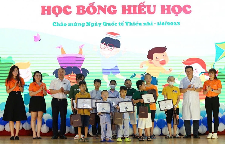 Lấp lánh tình người dưới mái nhà Thalassemia