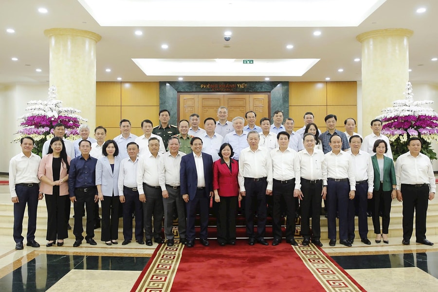 Bộ Chính trị cho ý kiến về Văn kiện và phương án nhân sự Đại hội Đảng bộ TP Hà Nội lần thứ XVIII