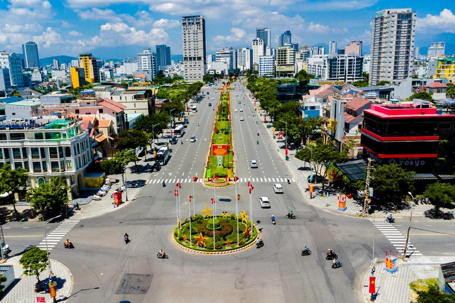 Đà Nẵng rực rỡ cờ hoa chào mừng Đại hội Đại biểu Đảng bộ thành phố lần thứ I nhiệm kỳ 2025-2030